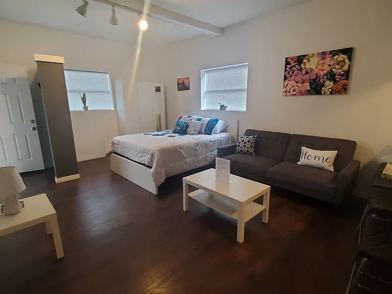 1016 W Beacon Rd #2 — Photo 4