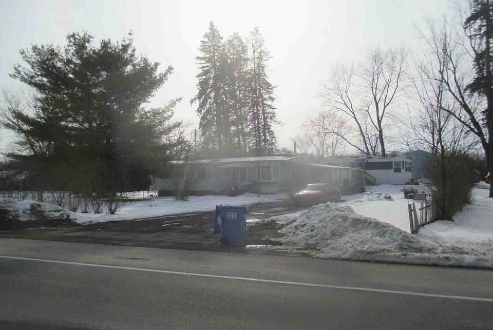 2nd image of 910 Waterloo Geneva Rd