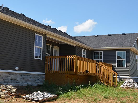 4th image of 60 Mason Ln
