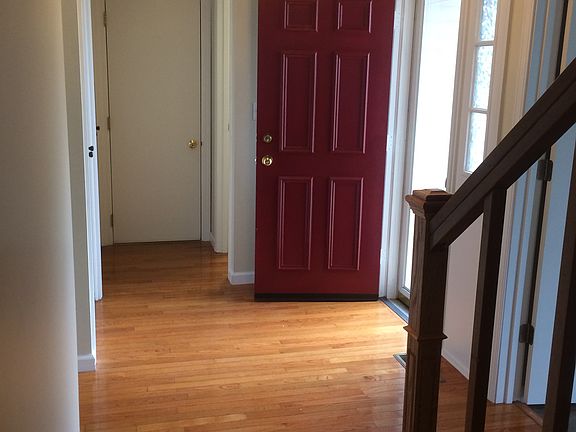 5th image of 113 W Hobart Ave