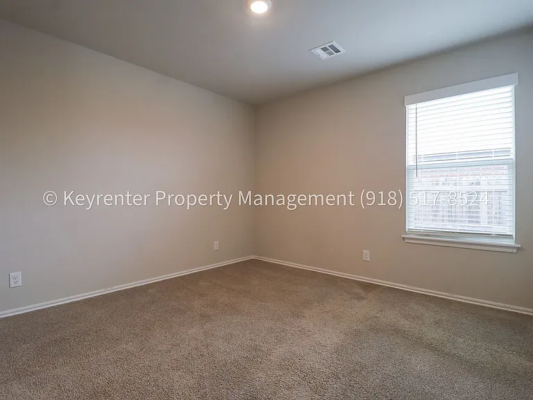 1308 Sunstone St — Photo 13