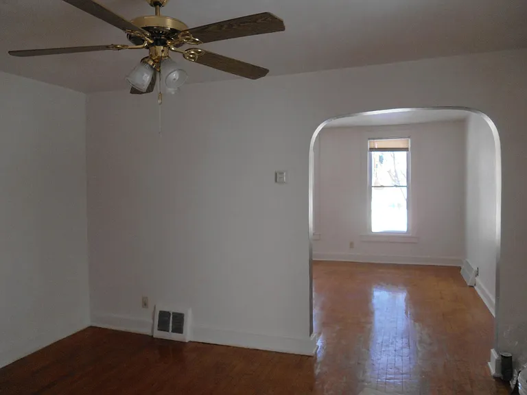 1821 E Thomas Ave — Photo 2
