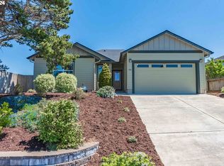 1841 Garfield St, North Bend, OR 97459