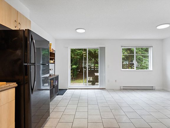 3rd image of 15871 85th Ave #26
