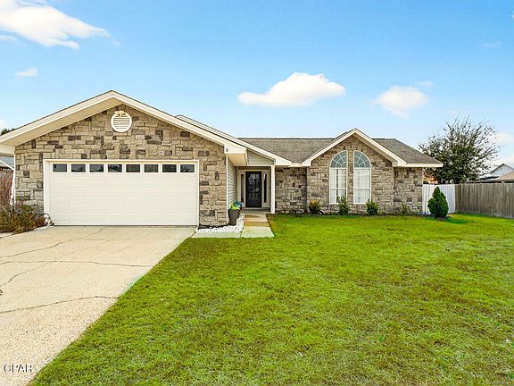 2nd image of 8114 Heritage Woods Ln