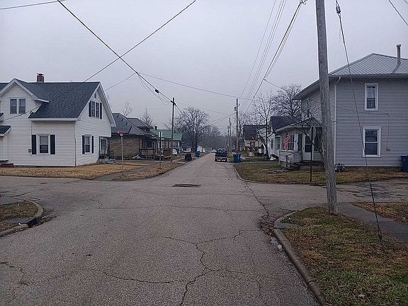 4th image of 602 Dubois St