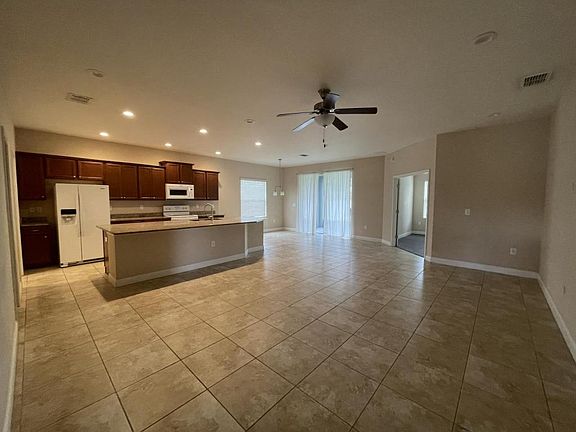 4th image of 151 Eloise Oaks Dr