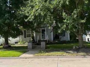 703 8th St, Durant, IA 52747