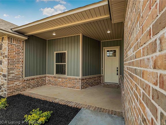 4th image of 508 Waggoner Ln