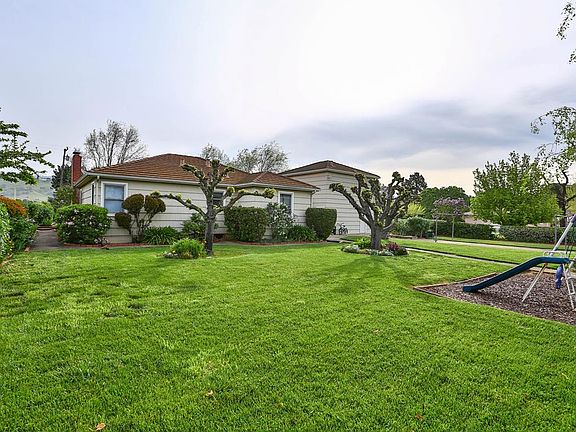 3rd image of 17845 Casa Ln