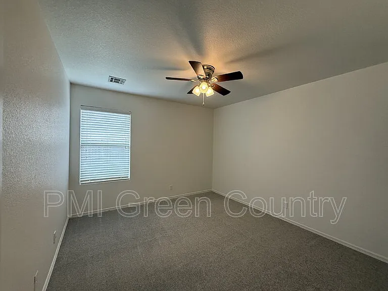 4040 W 105th St S — Photo 9