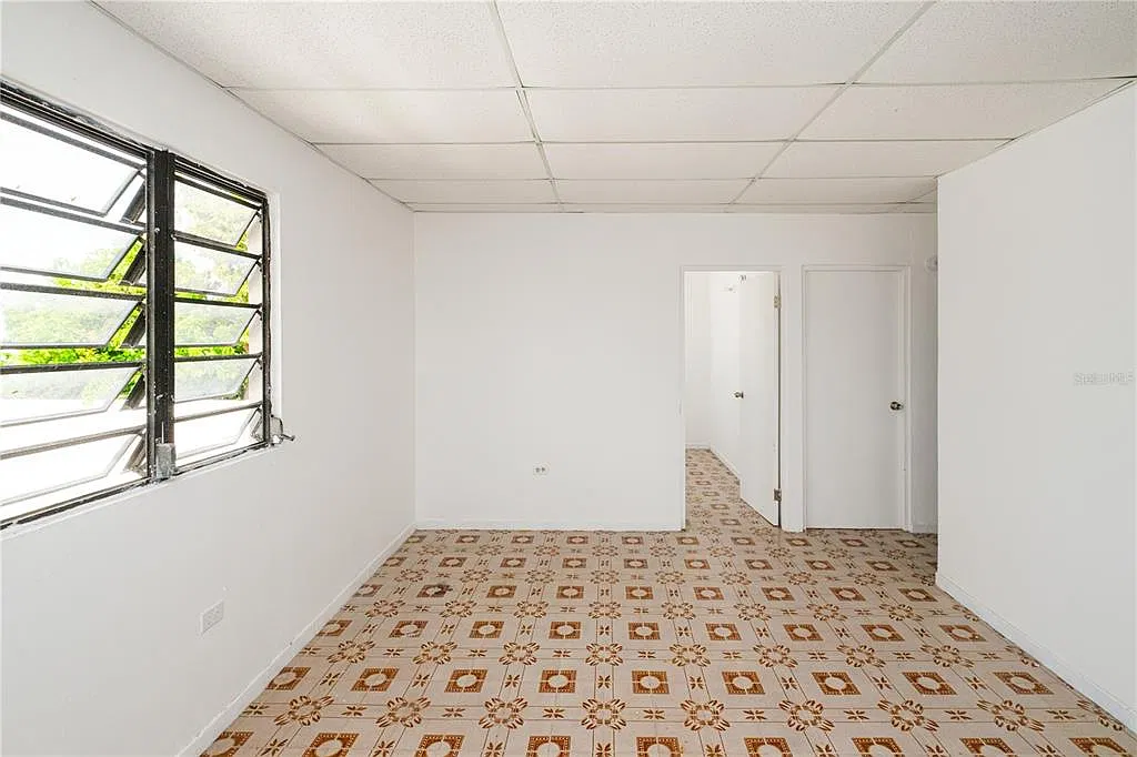 2 bed, 1.0 bath, 2119 sqft, $1,150 — Photo 2