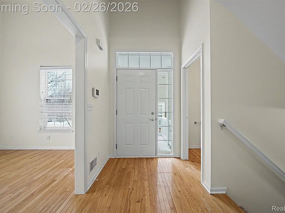 5th image of 638 W Bluff Ct #31