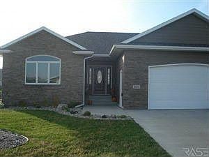 1st image of 301 Jeannie Ln