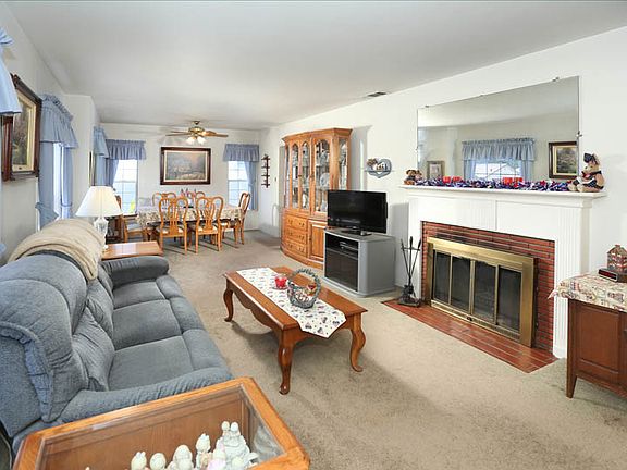 5th image of 3345 Burritt Way