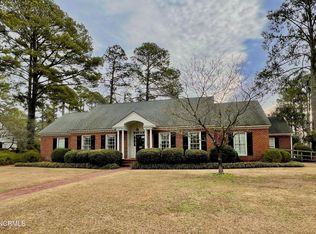 1401 Greenbriar Rd, Kinston, NC 28501