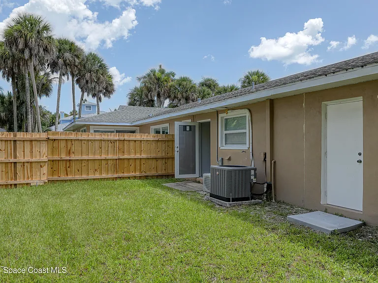 215 Pelican Dr — Photo 11