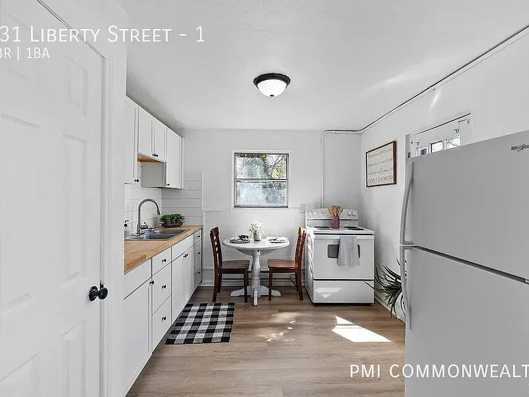 831 Liberty St #1 — Photo 6