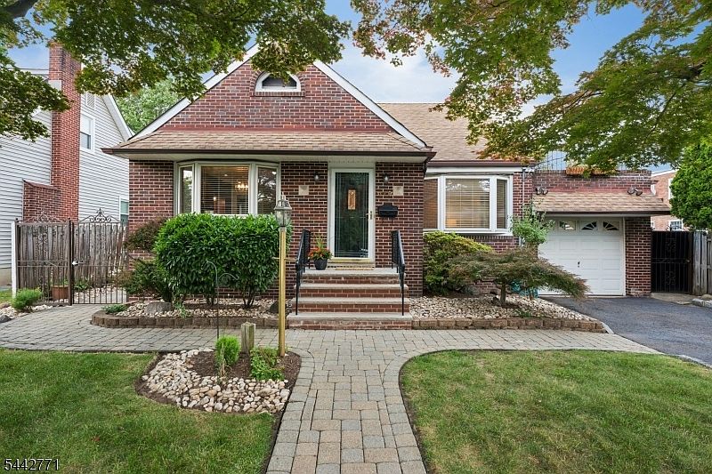 1st image of 179 Baltusrol Ave