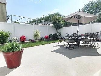 Rented by MAC Realty NY