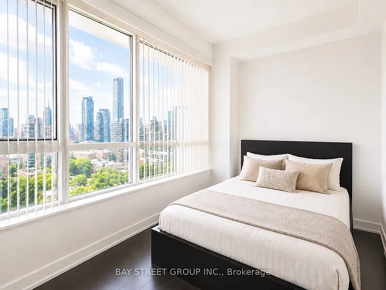 181 Huron St #1607 — Photo 4
