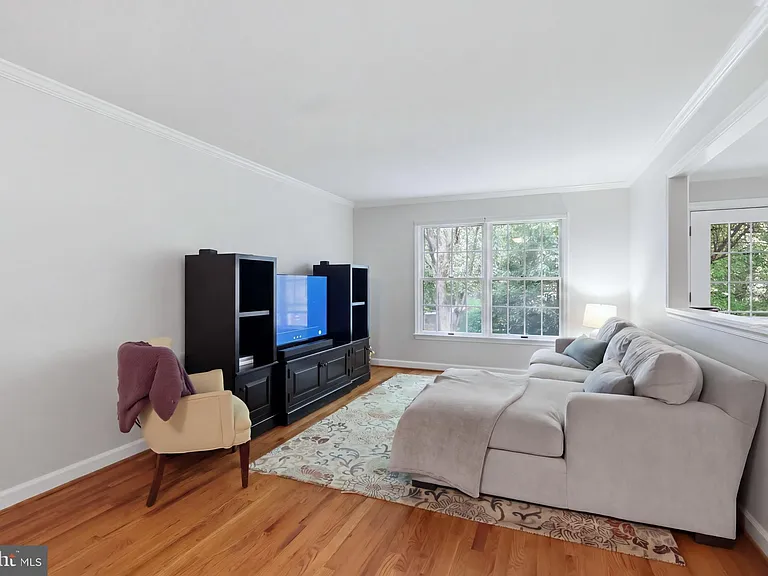 900 Hickory Cir — Photo 13