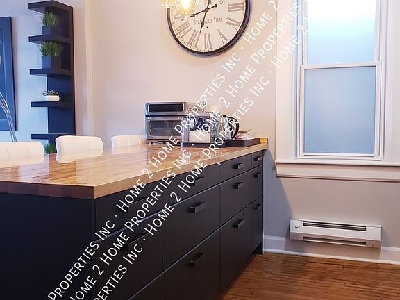 5th image of 1154 Wyandotte St W #2