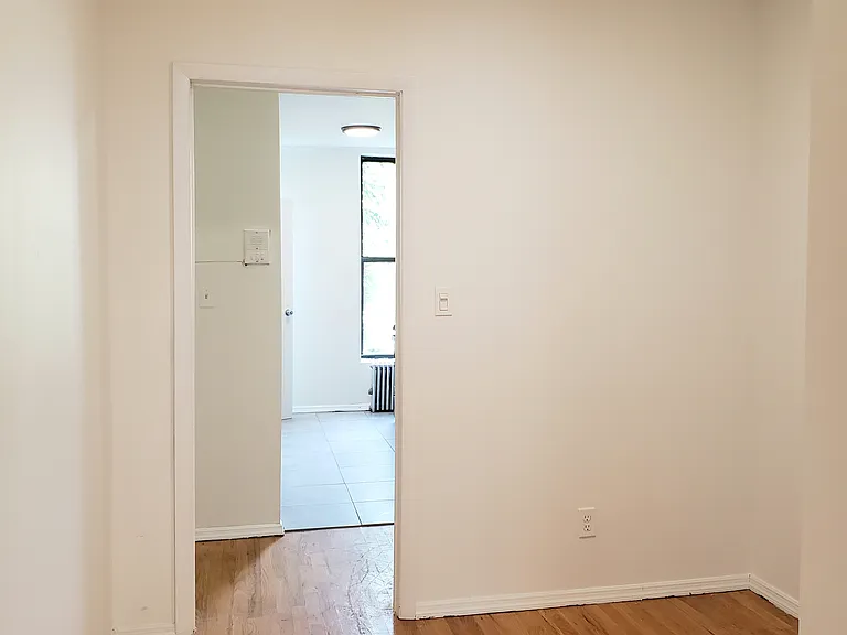 139 Jefferson Ave #4R — Photo 6