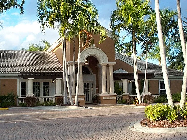 1835 Florida Club Cir #3201 — Photo 4