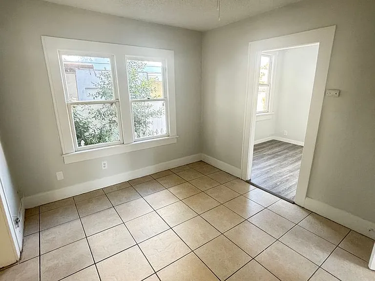 726 35th Ave S — Photo 19