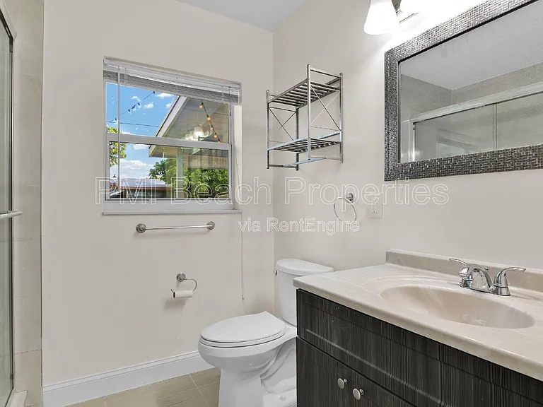 1821 Montague St — Photo 20