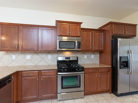4th image of 5069 Newport Lakes Dr