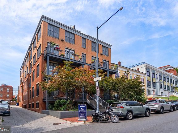 3rd image of 2412 17th St NW Unit 301