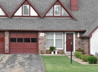 2902 SW Arrowhead Rd, Topeka, KS 66614