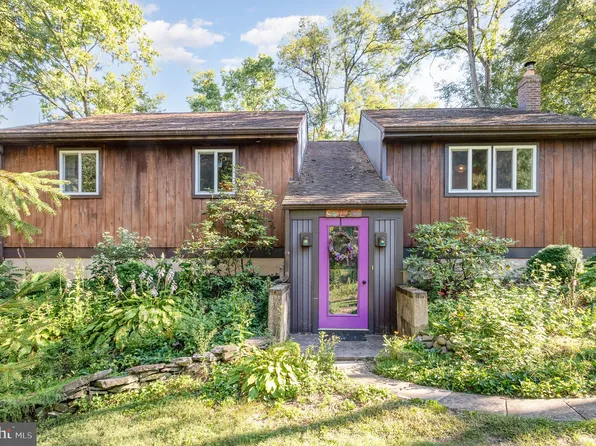 121 Ridge Rd, Carlisle, PA 17015