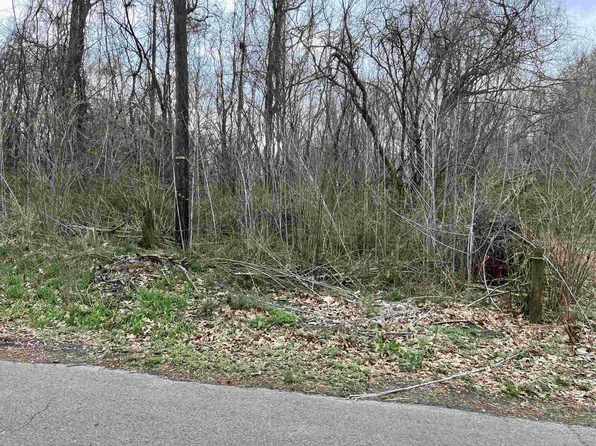 1881 Cumberland St, Dyersburg, TN 38024