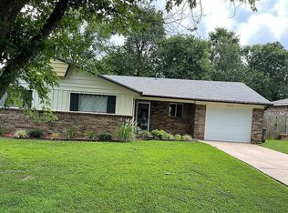 3448 N Northwood Ave, Fayetteville, AR 72704