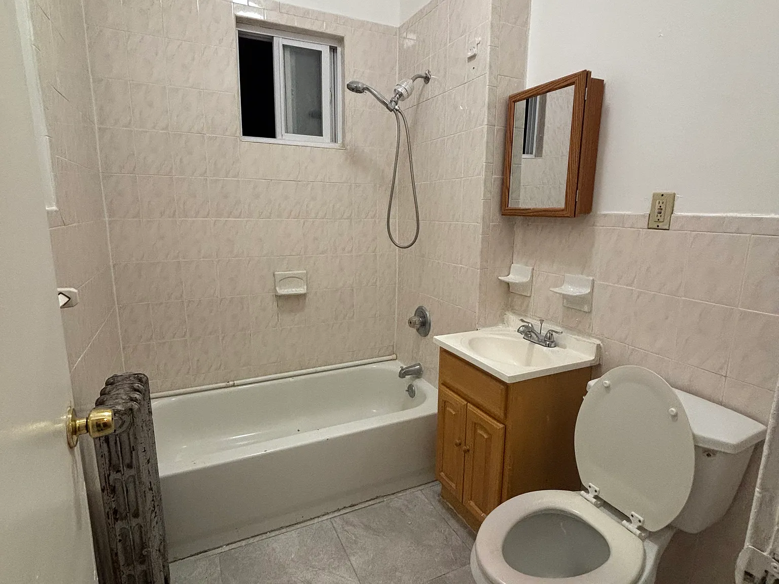 3 bed, $2,000 — Photo 4