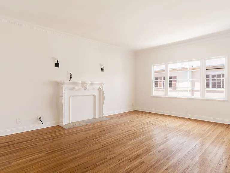 1056 S Genesee Ave #4 — Photo 1