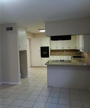 3rd image of 2960 Valley View Ln