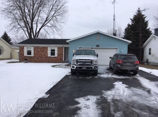 721 Range Rd, Marysville, MI 48040