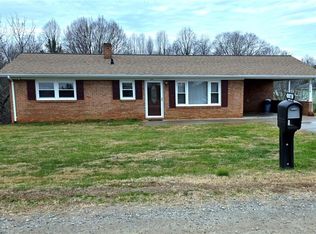 114 Forester Ln, North Wilkesboro, NC 28659