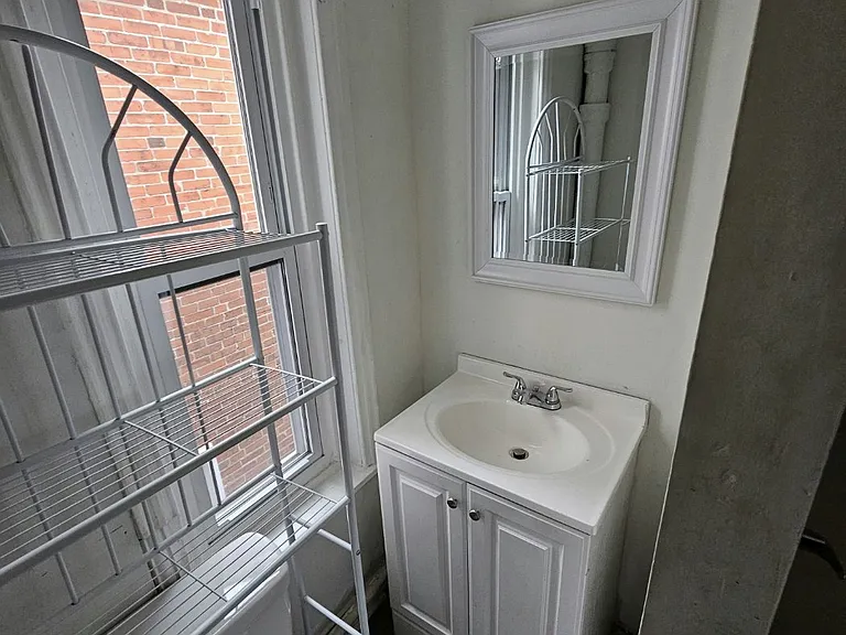 751 Haws Ave #1-2 — Photo 3