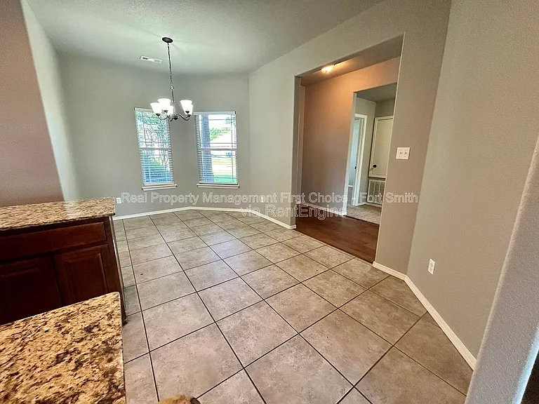 423 Ridge Point Dr — Photo 7
