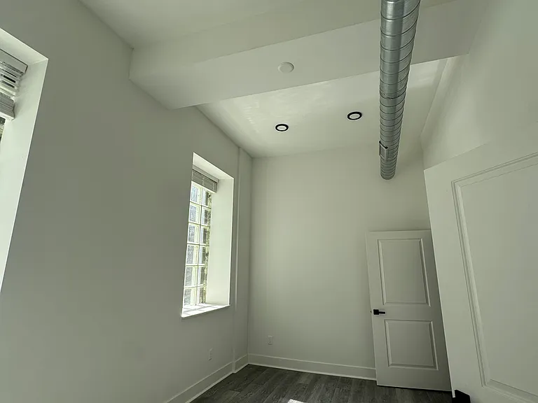 346 Miller St — Photo 18