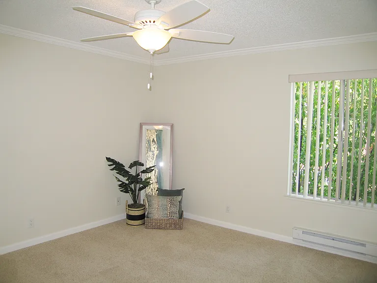 Live Oak Apartments — Photo 142