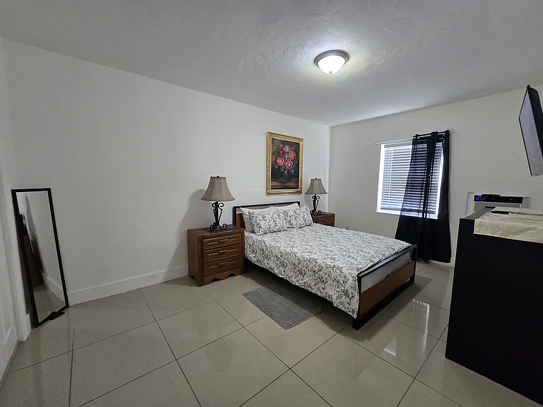 2305 Monroe St #1 — Photo 11