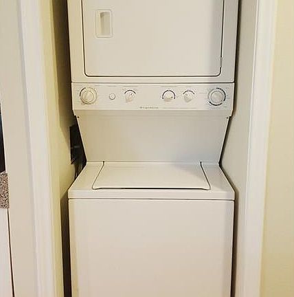 5th image of 3927 Cole Ave APT G