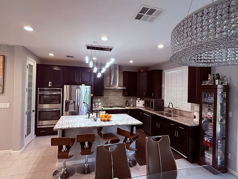 630 W Huntington Ave — Photo 32