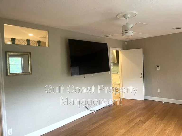 2253 Valencia Dr — Photo 16